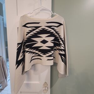 Beautiful Ariat Poncho Style Sweater Size Medium